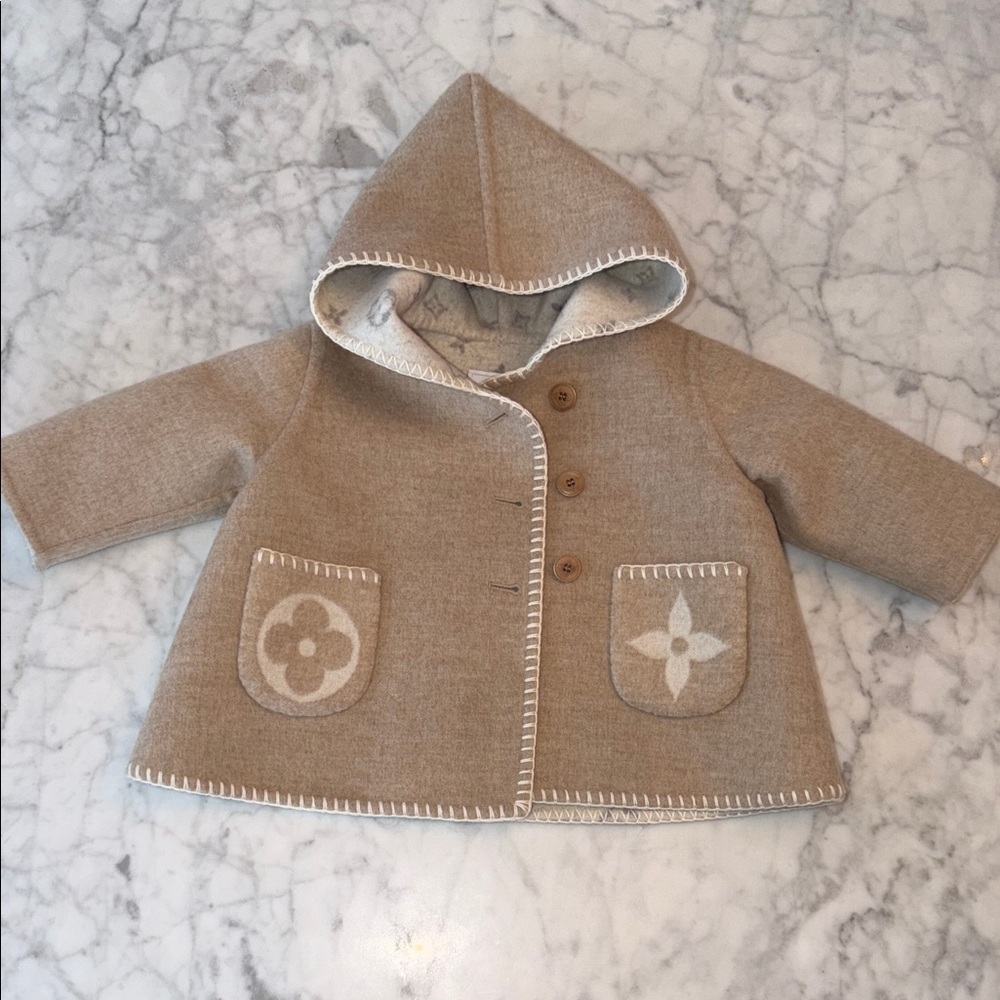 NWT Louis Vuitton Beige Hooded 2 Pocket Coat 6M